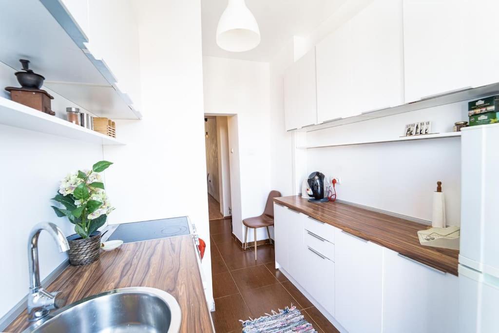 Central Apartment 2Bd Next To Vitosha Bul. صوفيا المظهر الخارجي الصورة