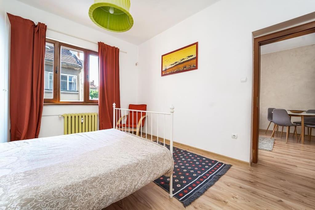 Central Apartment 2Bd Next To Vitosha Bul. صوفيا المظهر الخارجي الصورة